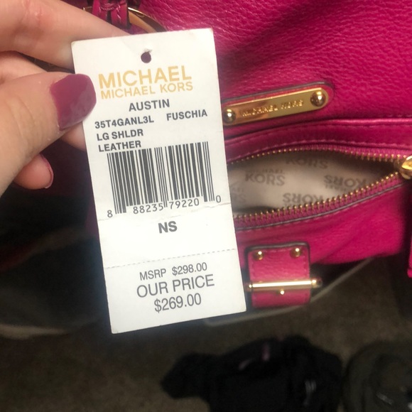 Micheal kors purse - Picture 3 of 4